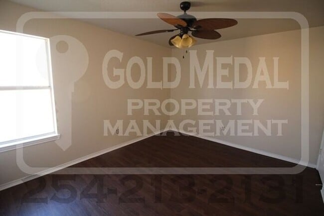 Building Photo - 3401 Barcelona Dr