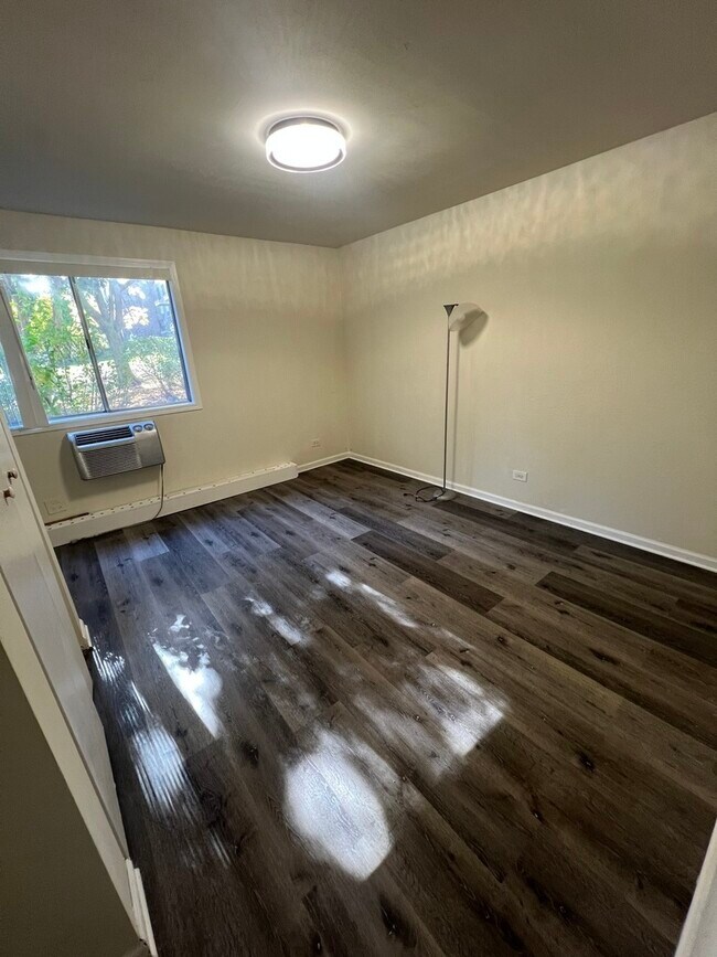 Building Photo - 1471 N Winslowe Dr