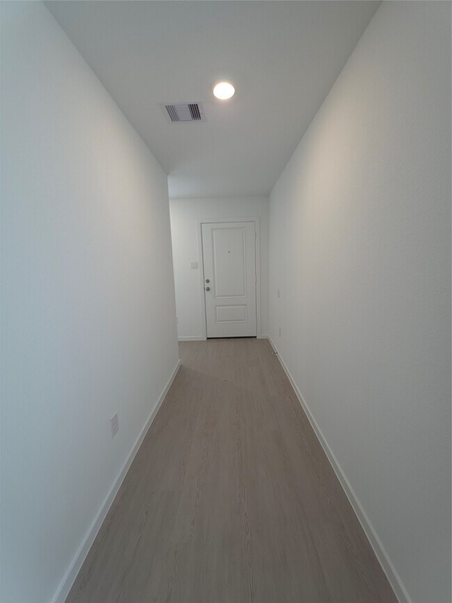 Building Photo - 26710 Sunrise Dr