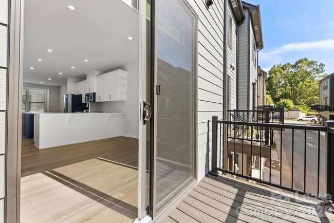 Building Photo - 440 Spearfield Ln