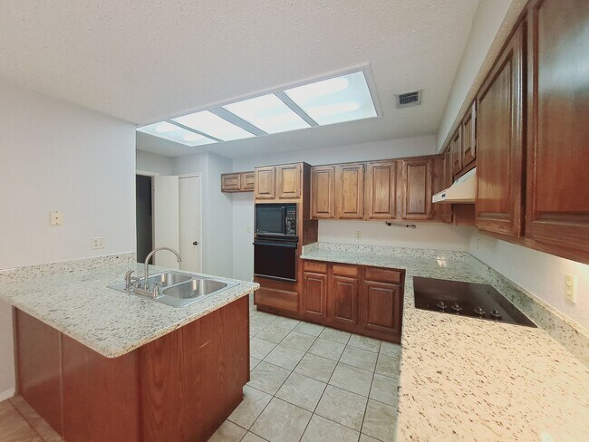 Building Photo - Amazing 3/2/2 in Bent Tree West Available ...