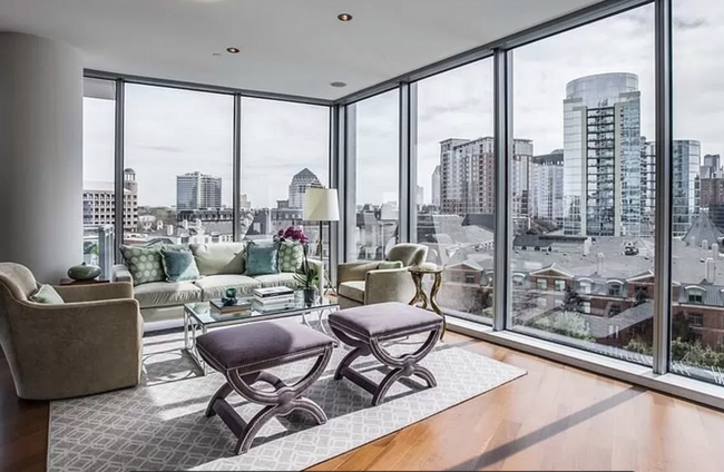 Building Photo - 2900 McKinnon-3117