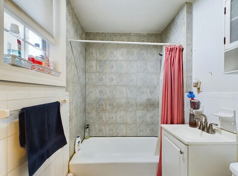 Building Photo - 239 Tremont St