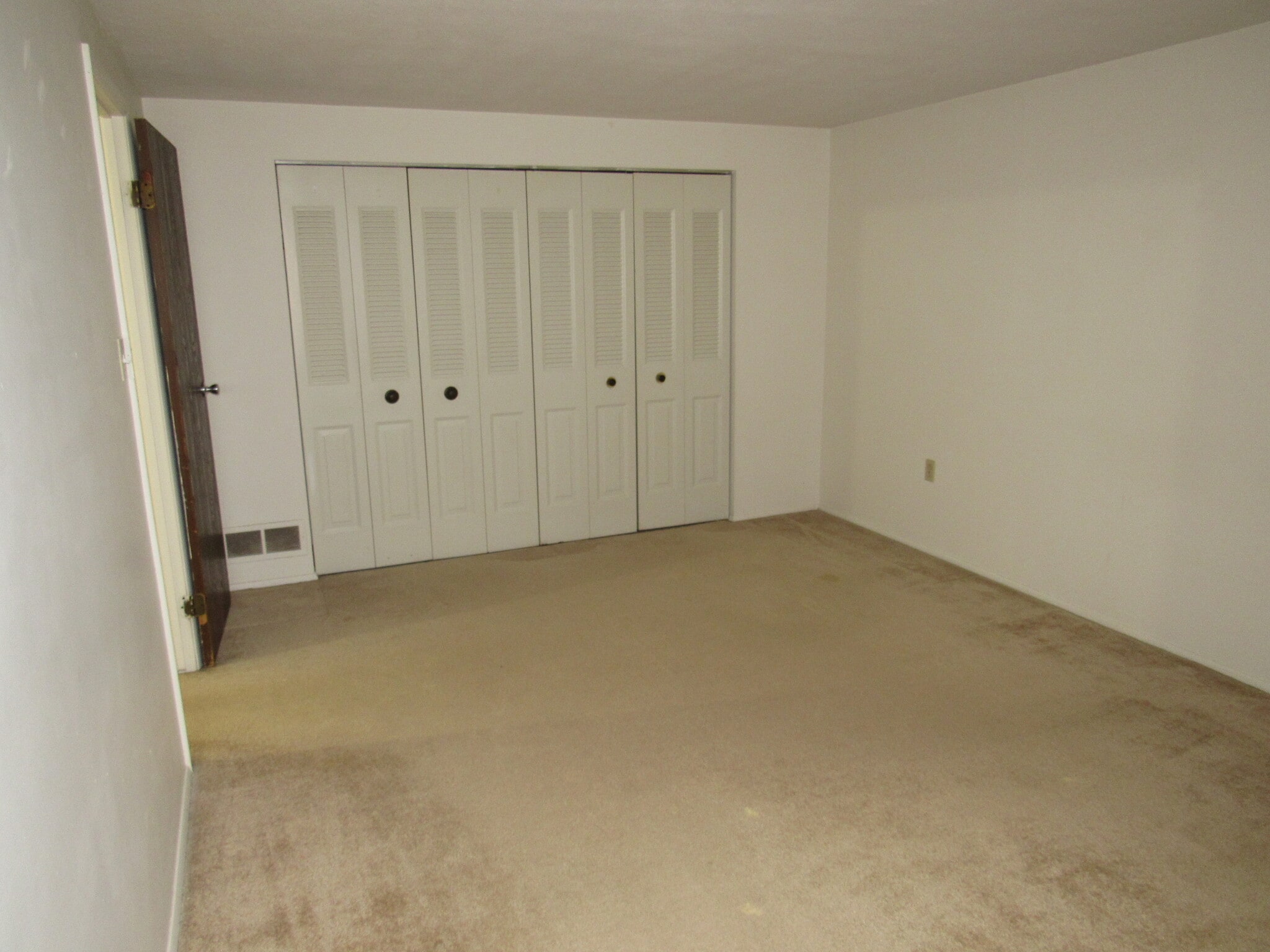 Building Photo - 27614 Evergreen Run