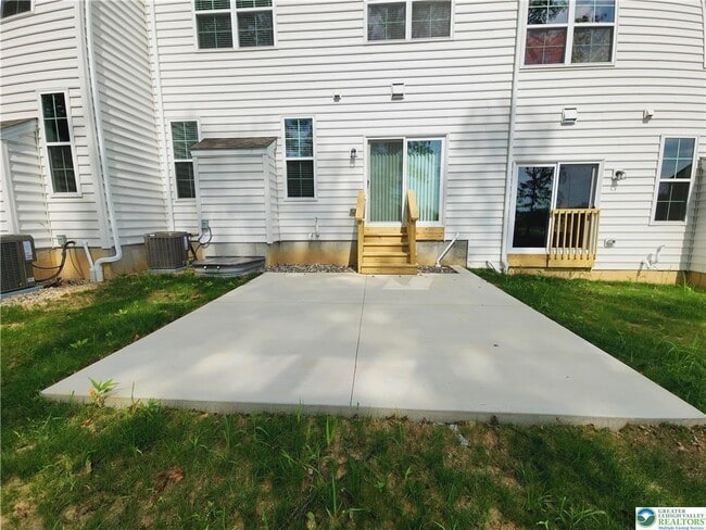 Building Photo - 422 Gray Feather Way