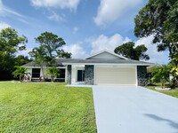 Building Photo - 212 Trace Ct