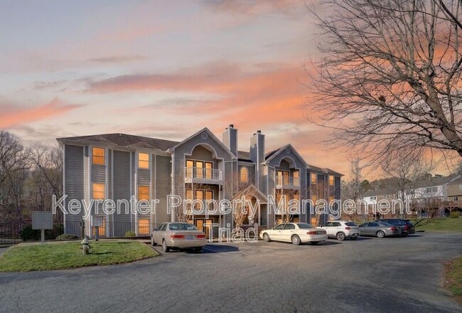 Building Photo - 3701 Cotswold Terrace