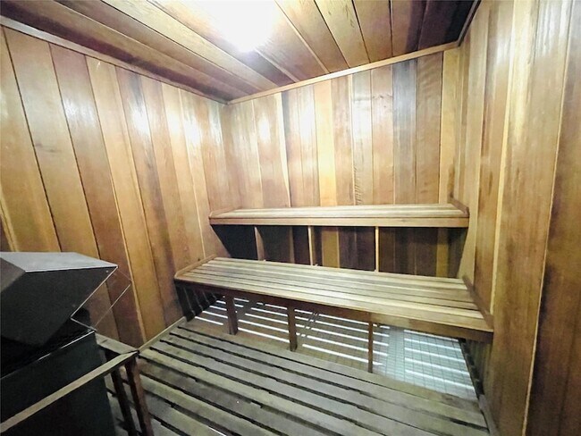 Building Photo - 257 S Cypress Rd