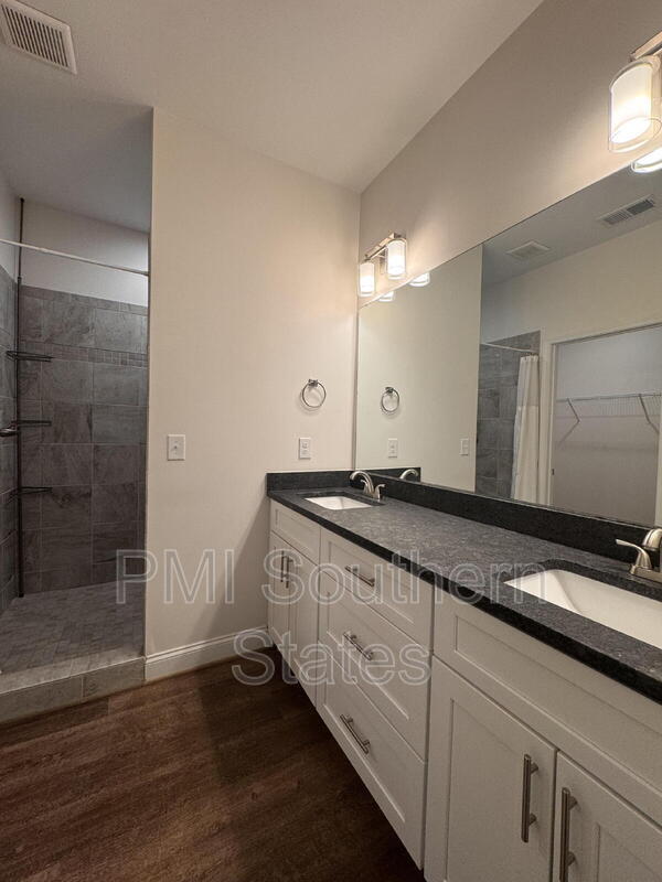 Building Photo - 6 Solis Ct