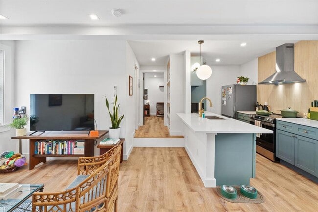 Building Photo - 2808 Jefferson St