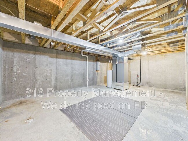 Building Photo - 8164 Drury Ave