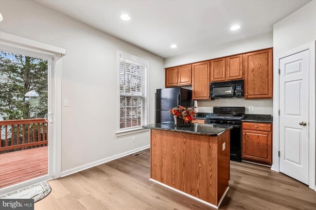 Building Photo - 5503 Sacramento Mews Pl