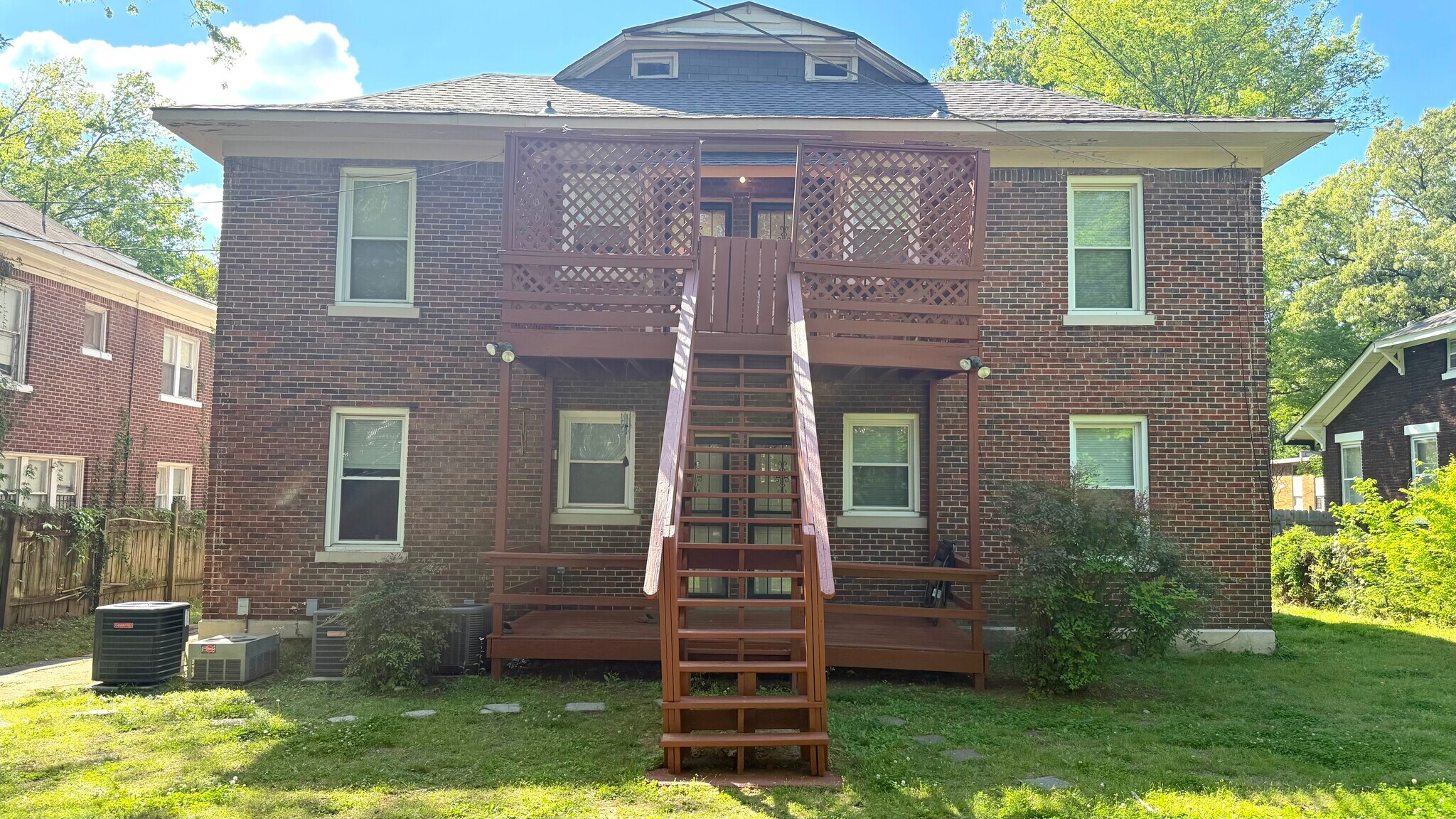 Building Photo - 88 N Willett St