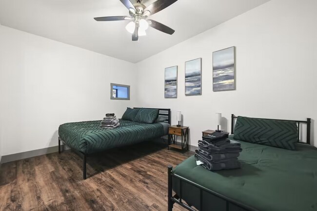 Building Photo - Fully Furnished Rental at Buffalo Springs Lake! All bills paid!