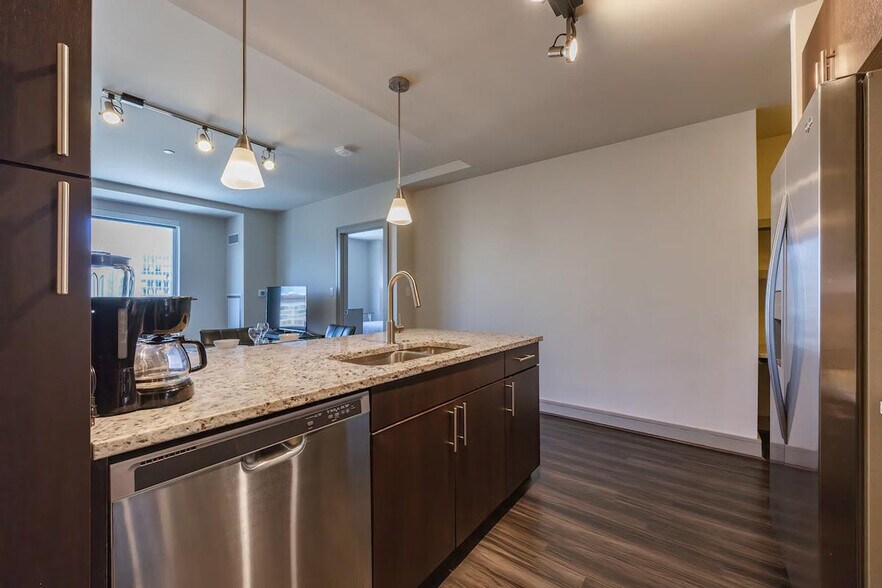 Building Photo - 100 Pier 4 Blvd.