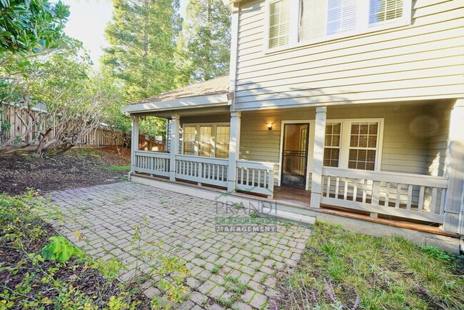 Building Photo - 5 Partridge Ct