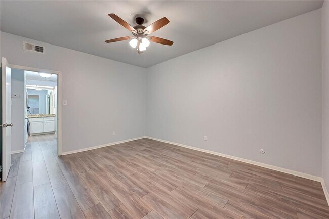 Building Photo - 11711 Memorial Dr