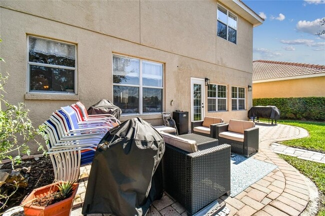 Building Photo - 18026 Java Isle Dr