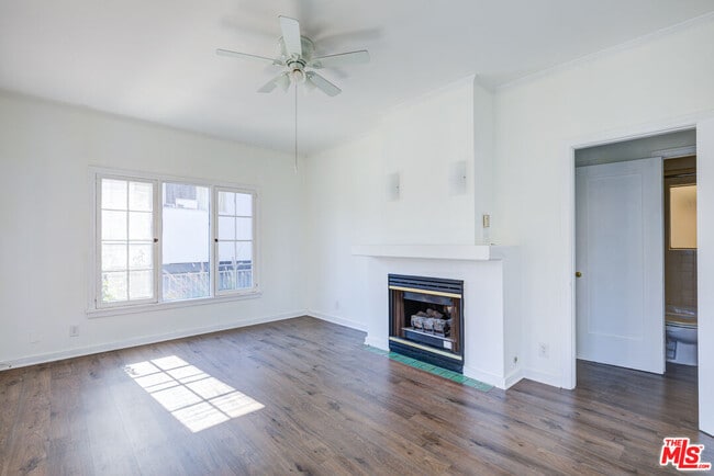 Building Photo - 1445 N Vista St