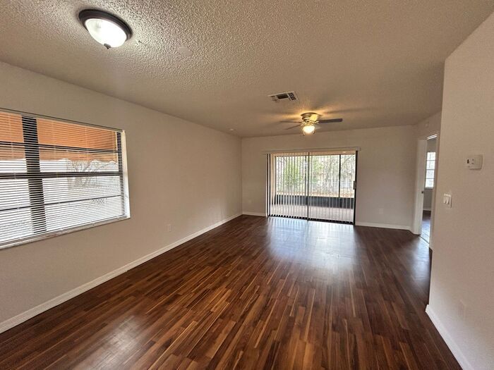 Building Photo - 11063 Ronda St