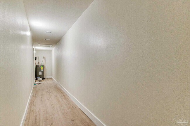 Building Photo - 412 Elcino Dr