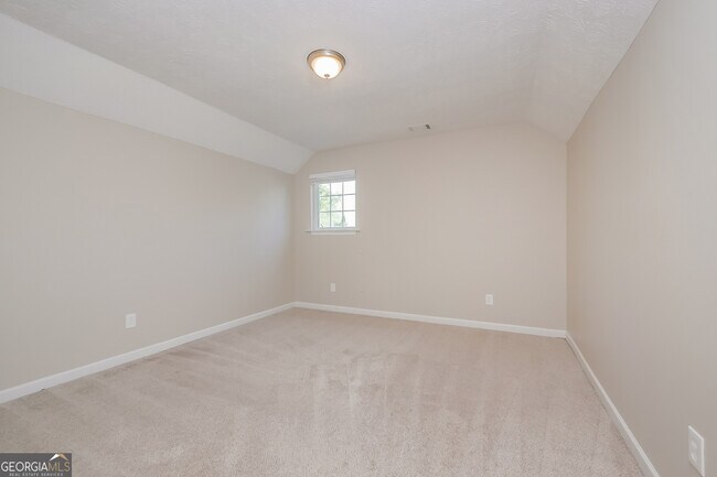 Building Photo - 2703 Holly Berry Dr