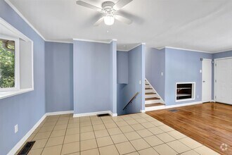 Building Photo - Beautiful, Newly Renovated 5 Bed 2 Bath si...