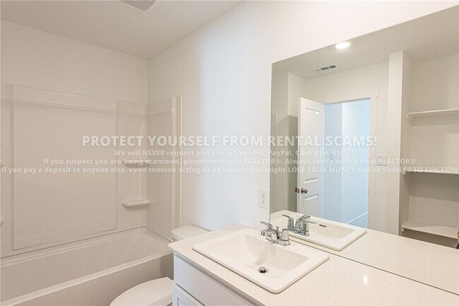 Building Photo - 611 Marsol St