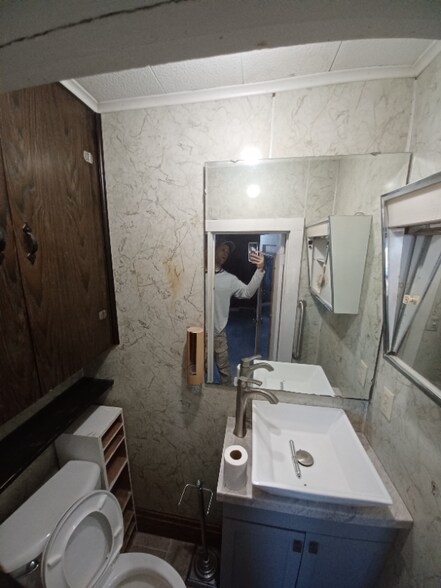 Building Photo - 539 S 1st St