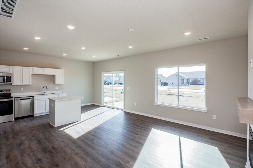Building Photo - 6129 Tungsten Dr