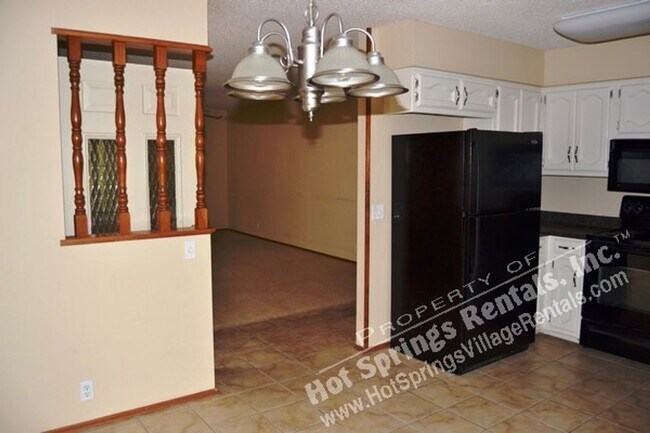 Building Photo - 9 Ona Cir