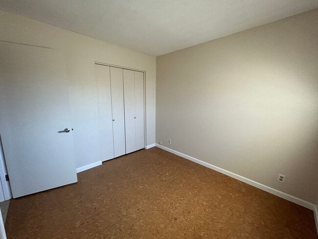 Building Photo - 4 Bedroom 3 Bathroom Parkway Manor 2 Home