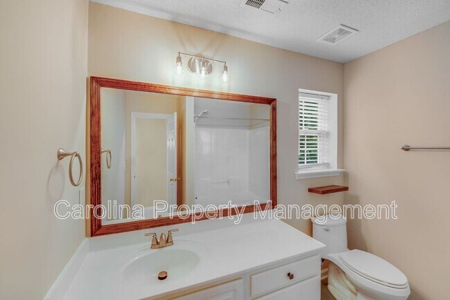 Building Photo - 15021 Deshler Ct