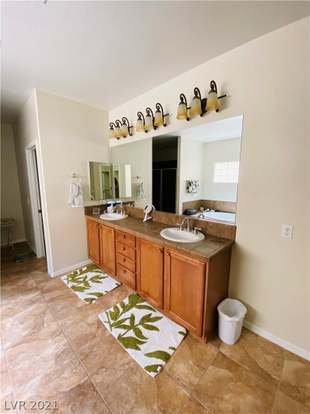 Building Photo - 348 Hanbury Manor Ln