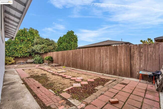 Building Photo - 1209 Tulip Dr