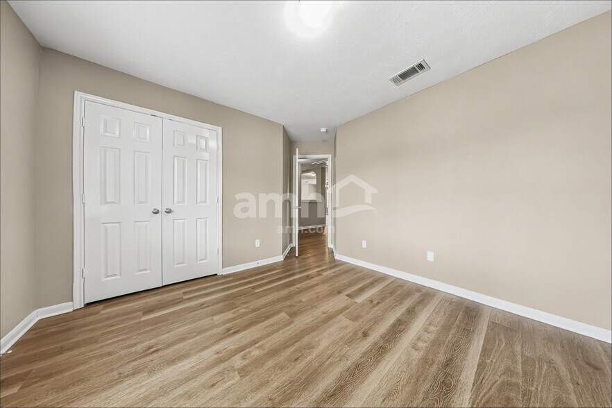 Building Photo - 4934 Trailing Clover Ct