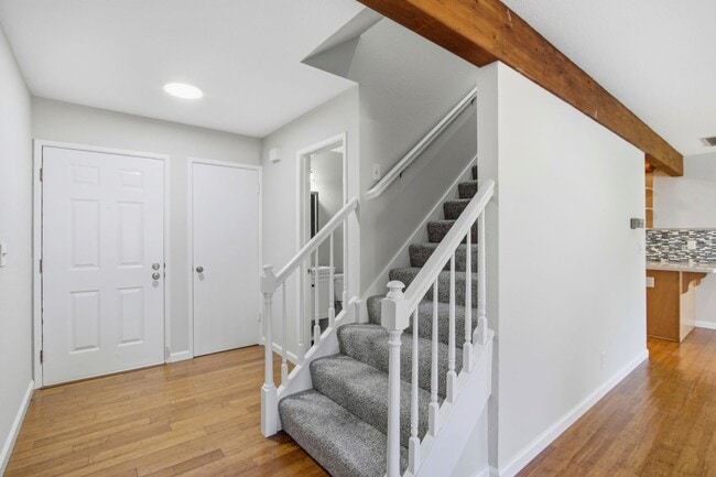 Building Photo - Updated 2BR/2BA Townhome w/ Private Yard, Garage & Laundry