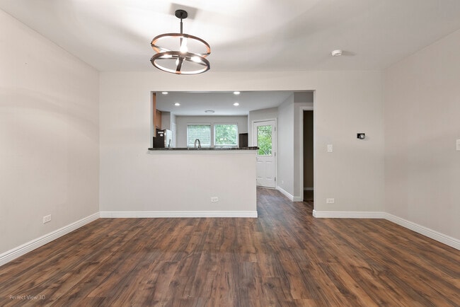 Building Photo - 464 Valentine Way