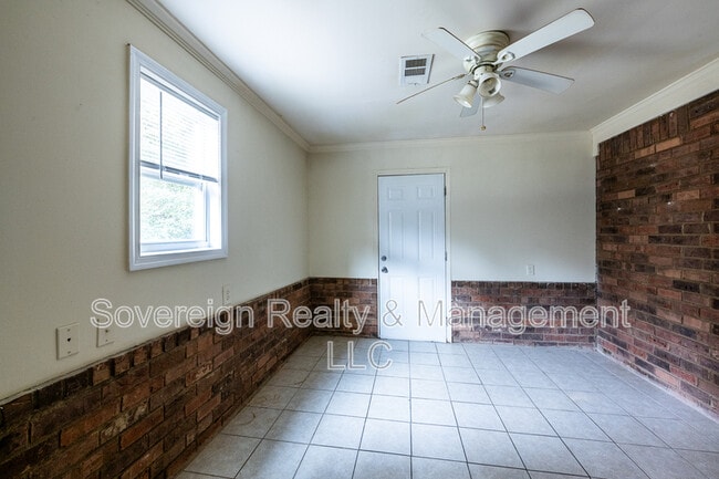 Building Photo - 355 Haymarket Ln