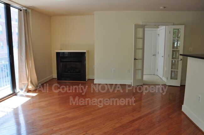 Building Photo - 1200 N Hartford St
