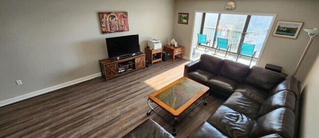 Building Photo - Newly Renovated Condo Located In Highly Desirable Area Of Forest Acres!