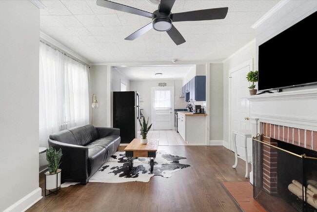 Building Photo - Cozy Living in the Heart of Wilson