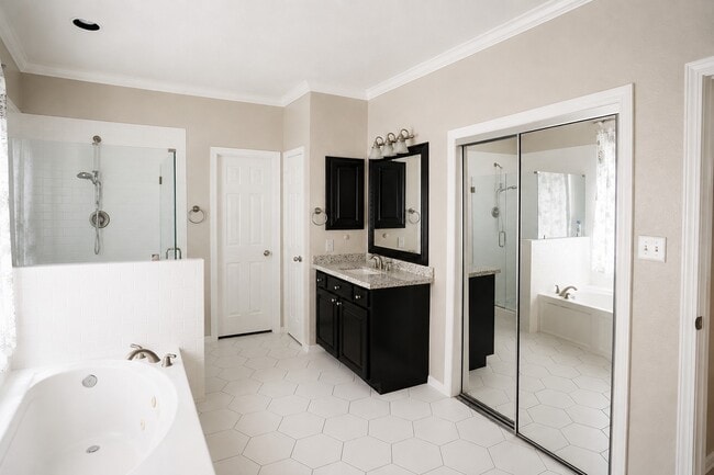 Building Photo - 3906 Lakeridge Canyon Dr