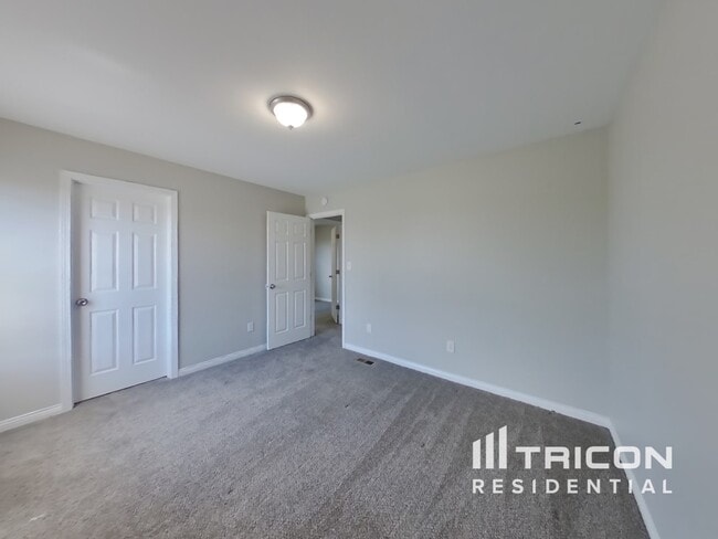 Building Photo - 1421 Locke Bend
