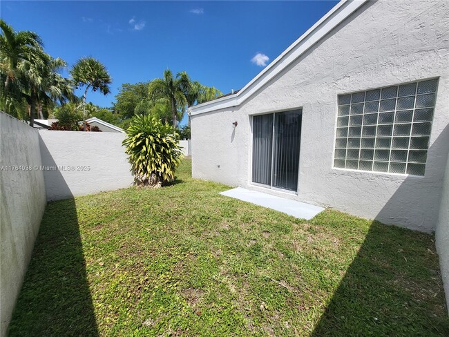 Building Photo - 15340 SW 155th Ct