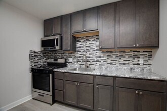 Building Photo - Renovated 1BD/1BATHS