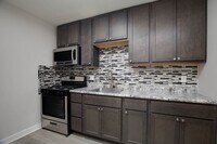 Building Photo - Renovated 1BD/1BATHS