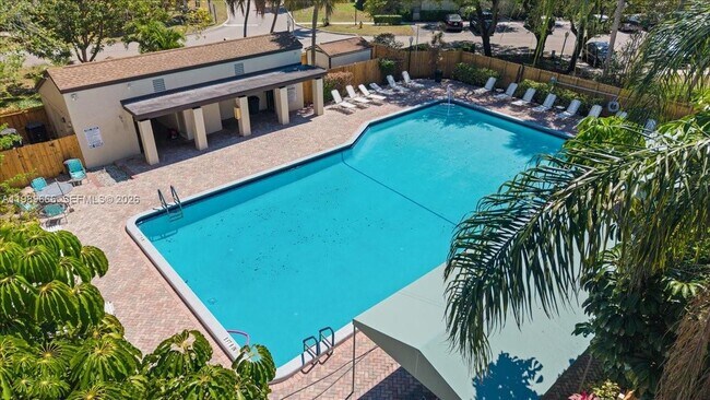 Building Photo - 3627 Cocoplum Cir