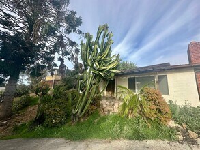 Building Photo - Great home with views of Sweetwater and Spring Valley mountains