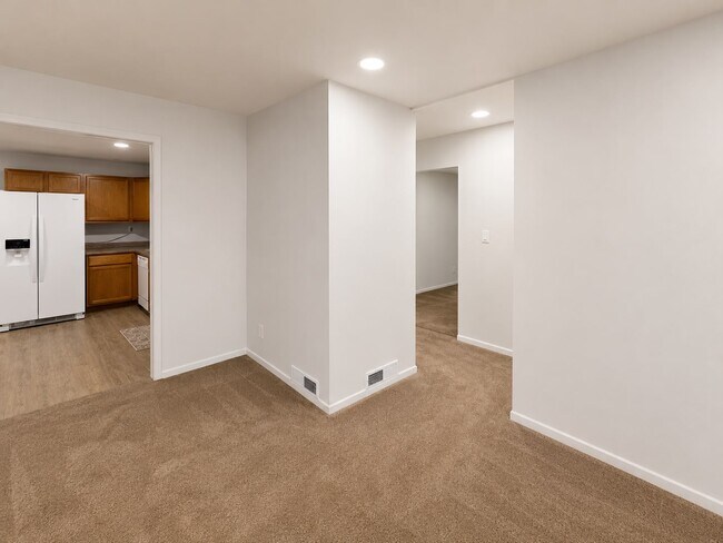 Building Photo - 10010 Donau Ln